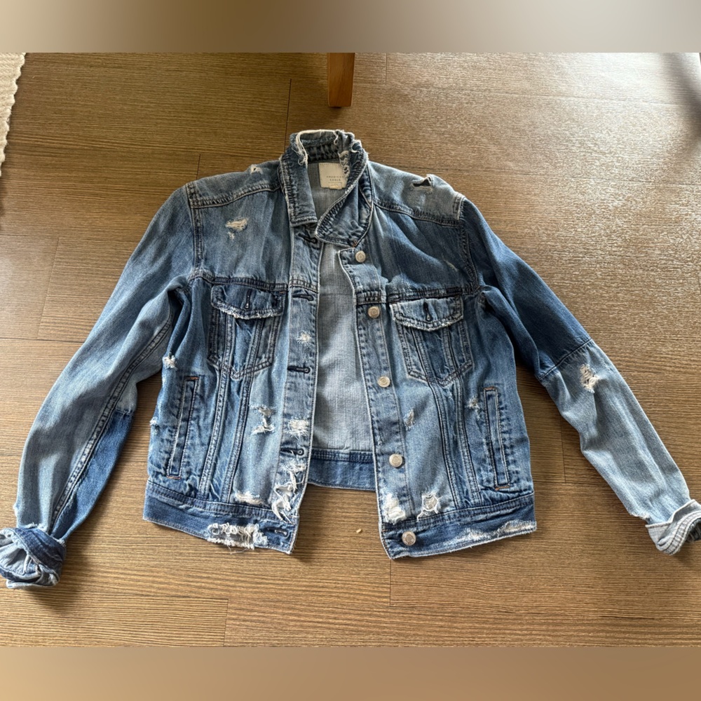 American Eagle Outfitters Light Blue Distressed Jean Jacket